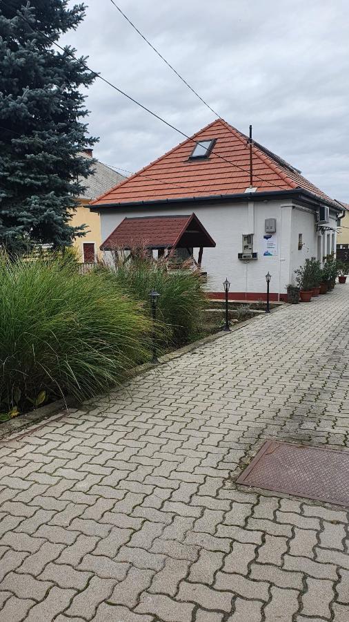 Ruttkai Vendeghaz Apartment Alba Regalǎ Exterior foto